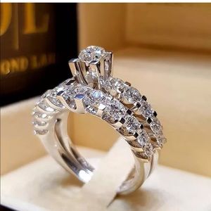 🌻🌻🌻White Sapphire Ring 🌻🌻